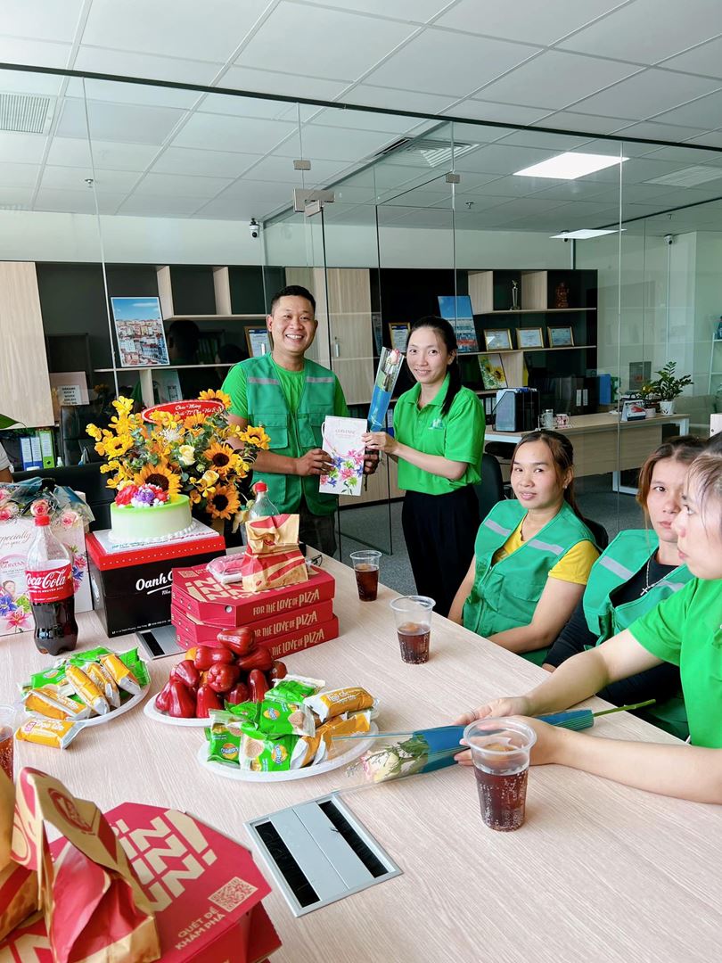 Chúc toàn thể CNV nữ của 𝐇𝐏𝐍𝐓 𝐆𝐑𝐎𝐔𝐏 thật nhiều niềm vui và hạnh phúc trong ngày 08.03 💐💐💐🛍️🛍️🛍️